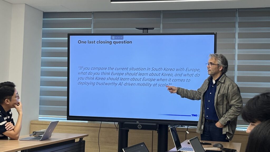 Smart Mobility Seminar with Dr. Olaf Op den Camp (TNO) - photos